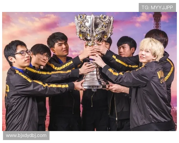 FPX战队以82分稳居世界大师赛积分榜首位竞争愈发激烈