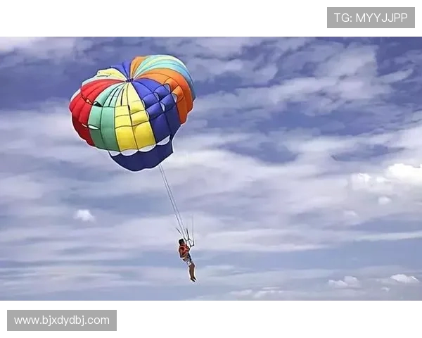 武汉极限运动队与西安极限运动队赛后复盘力量对决的精彩瞬间与启示