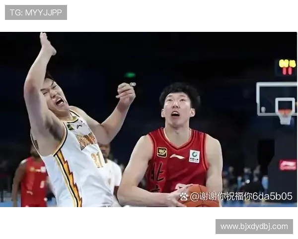 中国男篮与荷兰激战正酣比分悬念引发球迷热议与期待