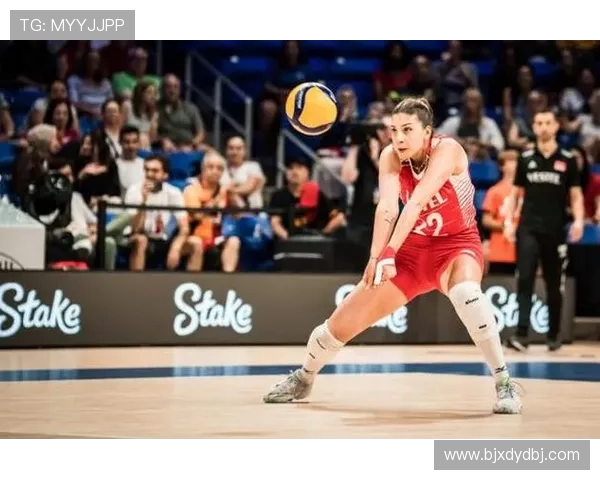 巴西女排强势出击挑战肯尼亚队争夺国际赛场荣耀