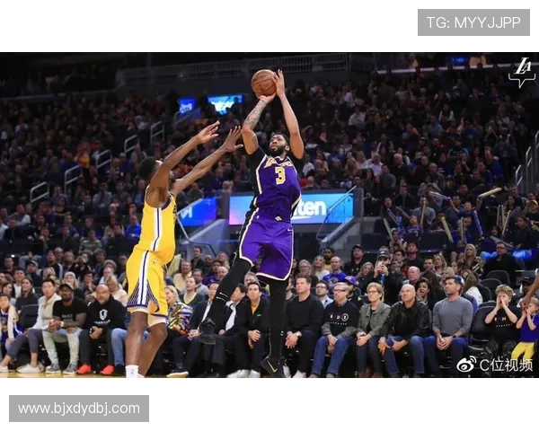 洛杉矶湖人与纽约对决展现篮球魅力与激情的巅峰之战