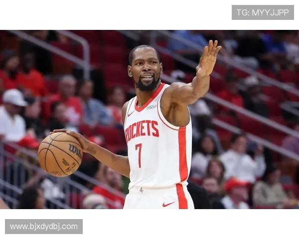 雷霆与火箭激战四月二十六日球迷期待精彩对决与精彩表现 雷霆与火箭激战四月二十六日球迷期待精彩对决与精彩表现