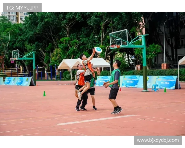 深圳飞盘队心理素质深度对比与竞技表现的关系探讨 深圳飞盘队心理素质深度对比与竞技表现的关系探讨